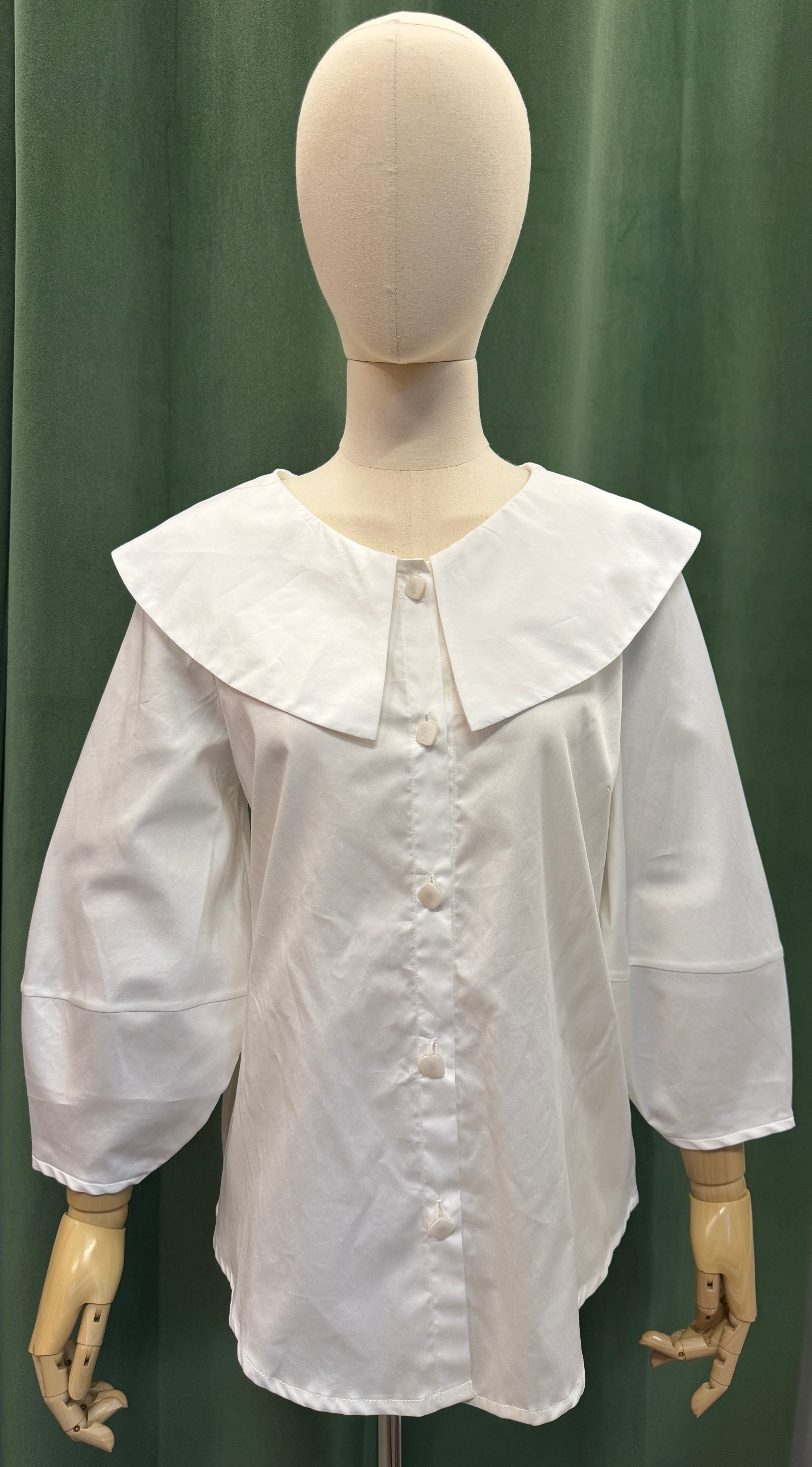 ALEXA | White Cotton Shirt With Peter Pan Collar