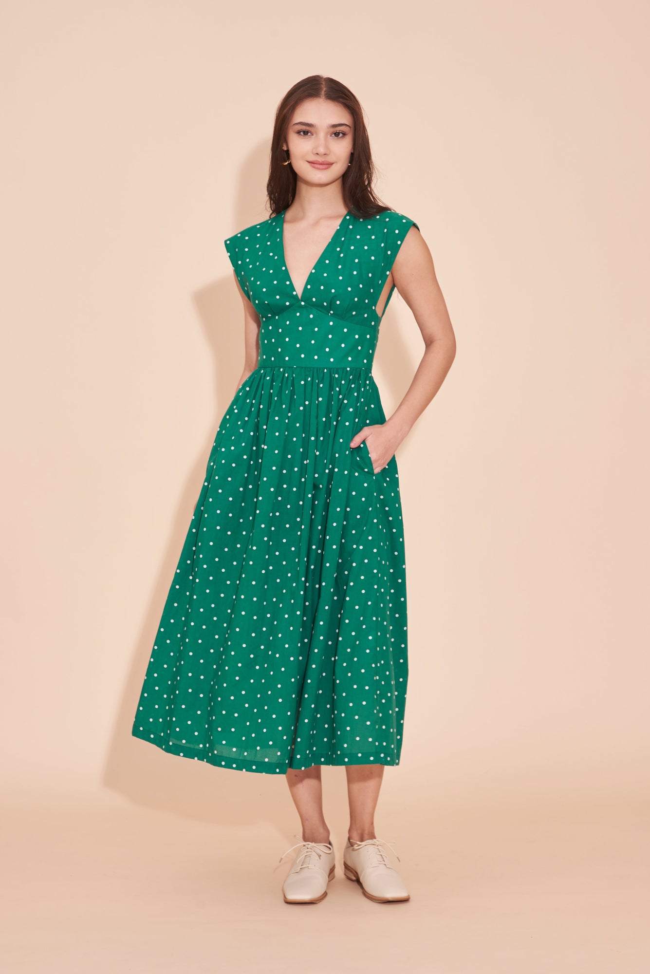 50s Inspired Penny Arcade Fit & Flare Tea Dress With Plunging V neck In Forrest Green Polka Dot